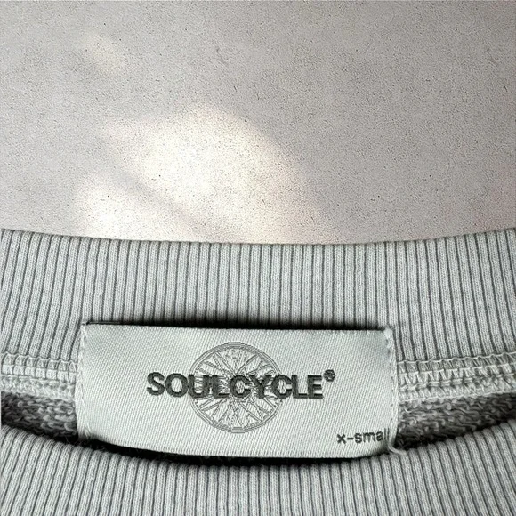 Soulcycle Casey Cropped Sweatshirt Lilac Sz XS Skull Grunge Athleisure - Picture 3 of 5
